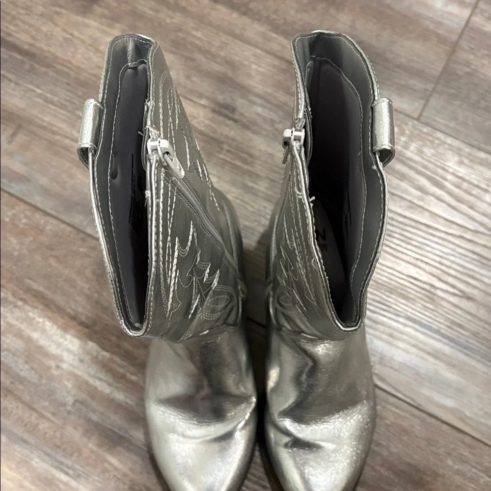 Madden Nyc silver cowgirl